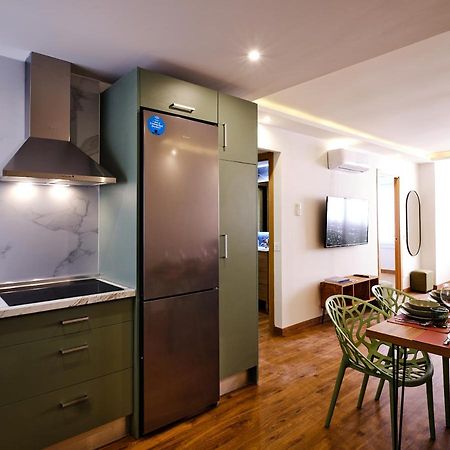 Leo Home- Bright & Centric 3 Bedrooms Apartment With Private Parking Included Malaga Bagian luar foto