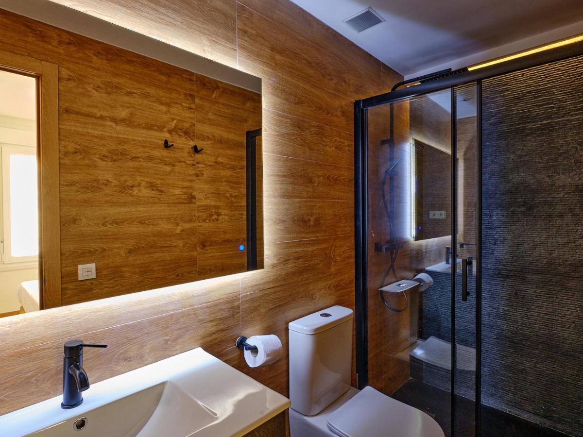 Leo Home- Bright & Centric 3 Bedrooms Apartment With Private Parking Included Malaga Bagian luar foto