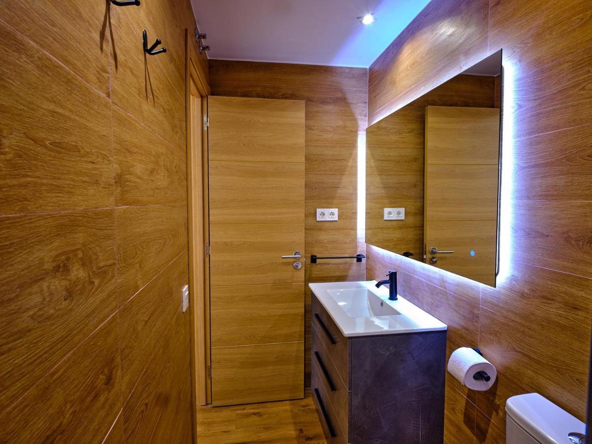 Leo Home- Bright & Centric 3 Bedrooms Apartment With Private Parking Included Malaga Bagian luar foto