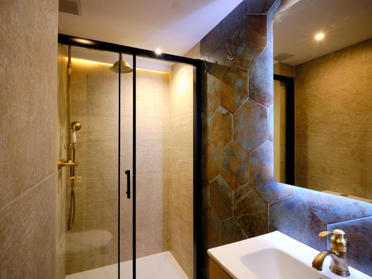 Leo Home- Bright & Centric 3 Bedrooms Apartment With Private Parking Included Malaga Bagian luar foto