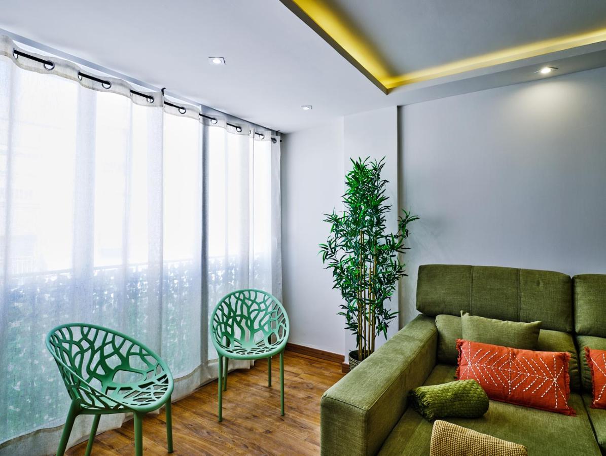 Leo Home- Bright & Centric 3 Bedrooms Apartment With Private Parking Included Malaga Bagian luar foto