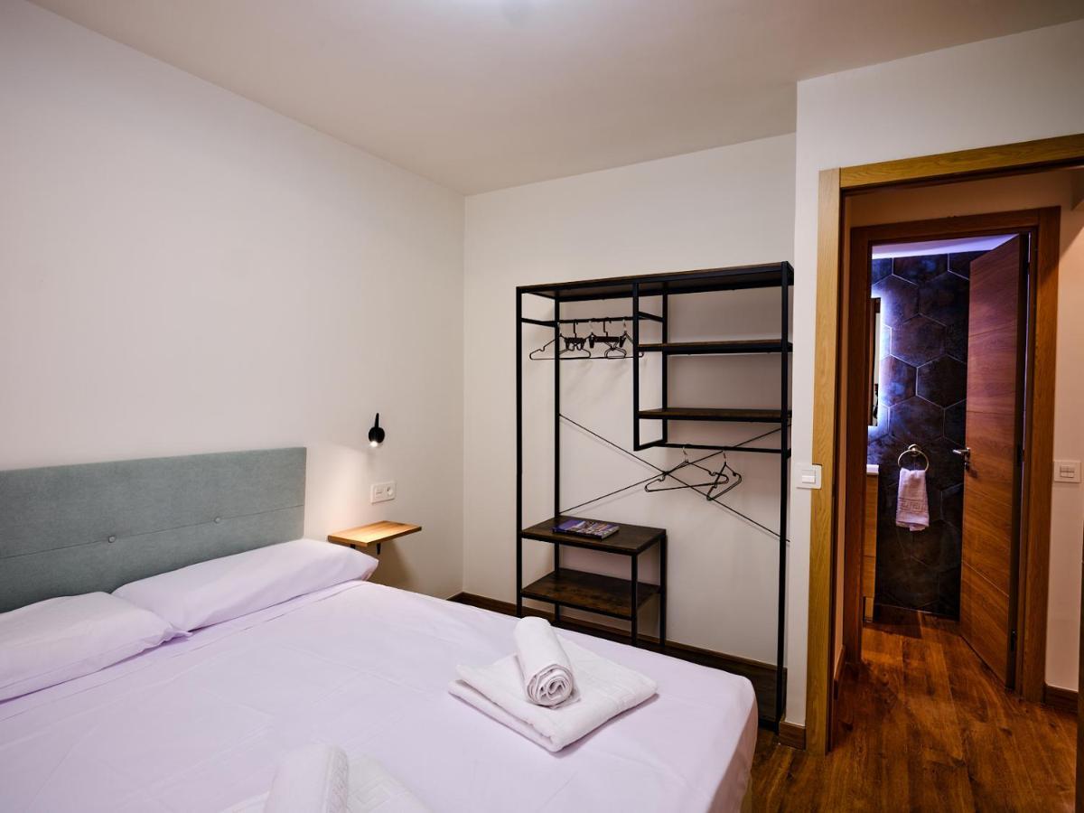 Leo Home- Bright & Centric 3 Bedrooms Apartment With Private Parking Included Malaga Bagian luar foto